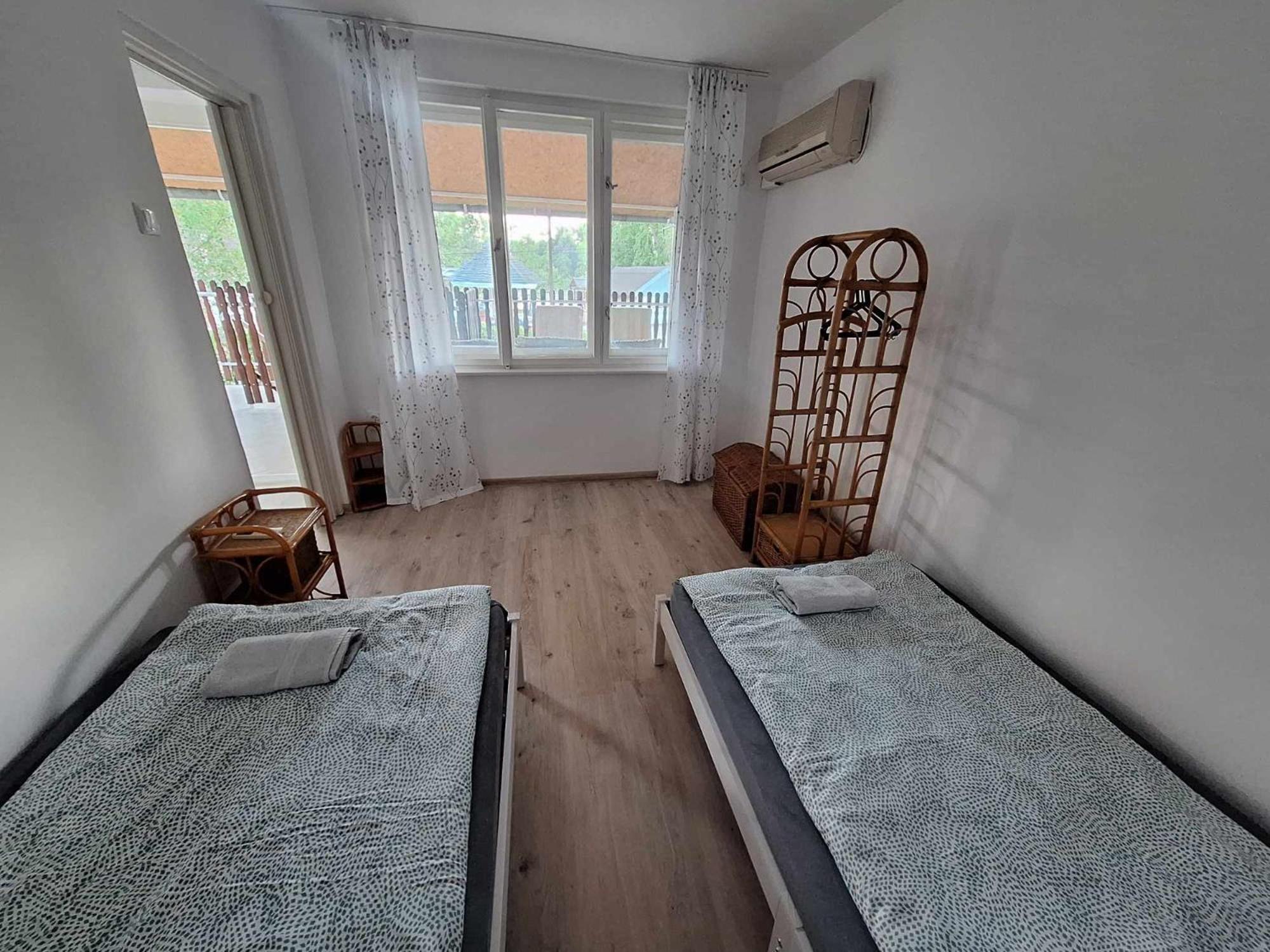 Sarga311 Ueduelohaz Szeged 빌라 외부 사진